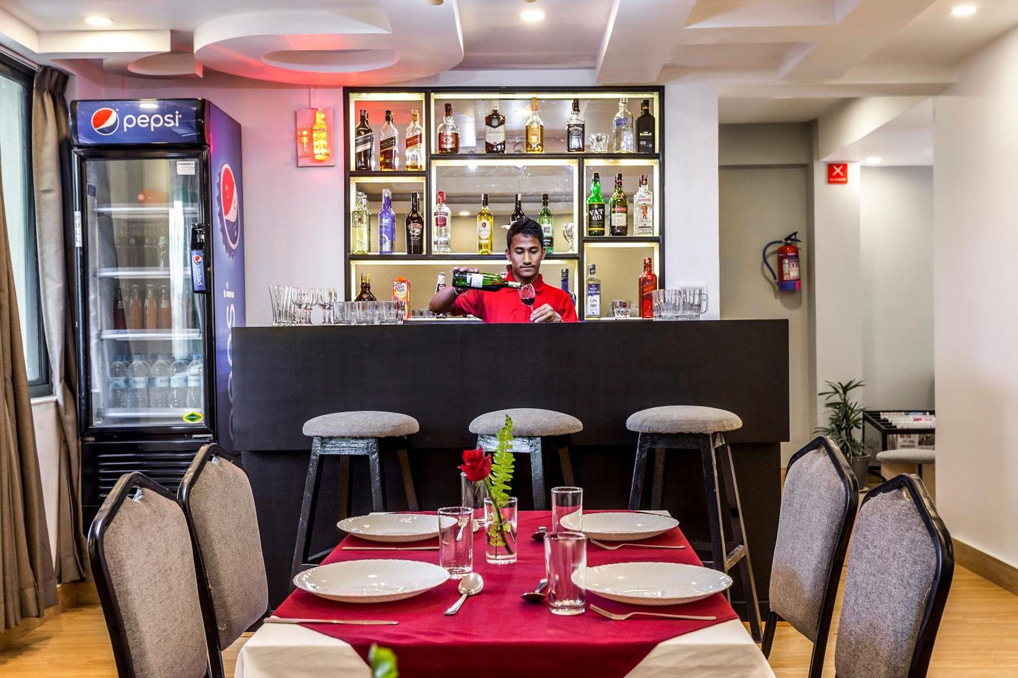 Oyo 123 Hotel Prince Plaza Катманду Екстер'єр фото